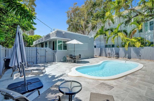 Victoria Park Apartment | Las Olas Art Deco Oasis, Great Location