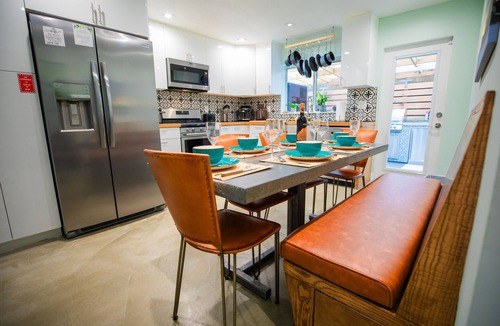 Riverside Park House | Las Tortugas Modern Beach Oasis. Heated pool, Saltwater Filter Tiki Hut.