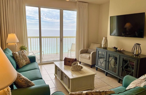 Miramar Beach Condo | LAST MINUTE SPECIAL WEEK OF AUGUST 8 - FREE BEACH SERVICE