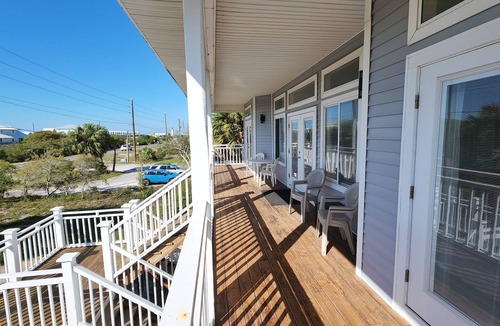 East End Cottage | Latimer House: 4 BR, 2 BA Cottage in St. George Island, Sleeps 10