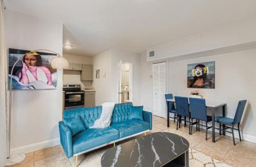 Poinciana Park Apartment | Lauderdale Breeze Villas