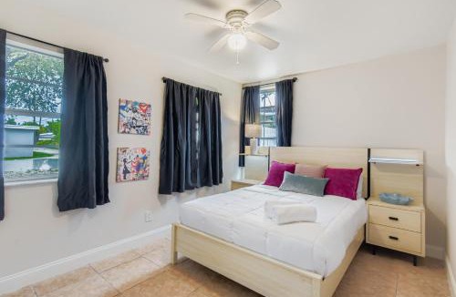 Poinciana Park Apartment | Lauderdale Breeze Villas