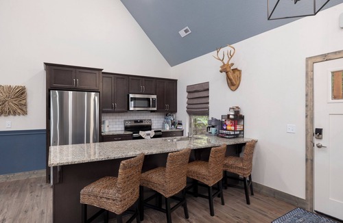 Branson Cabin | Ledgerock Cabin – Elegant 3BR Retreat in Tall Timbers Resort
