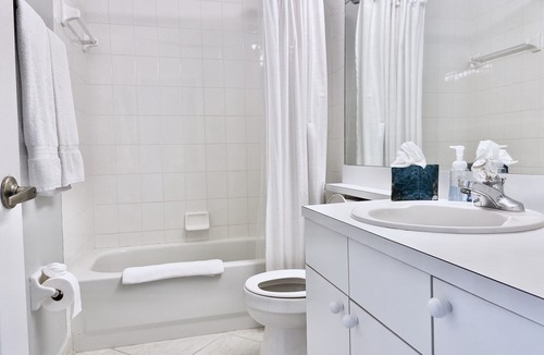 Falcons Glen House | Lely Resort Villa with "Players Club & Spa" access. 28+ nights discounted rate.