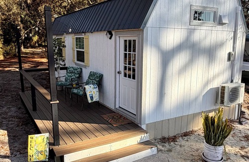 Homosassa House | Lemon Drop a Tiny Home Near Springs & Gulf