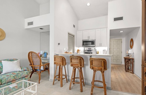 Sawgrass Apartment | Light, Airy Luxury Condo Steps from Private Beach