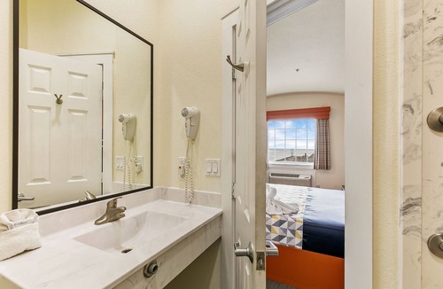 South Padre Island Hotel | Lighthouse Inn