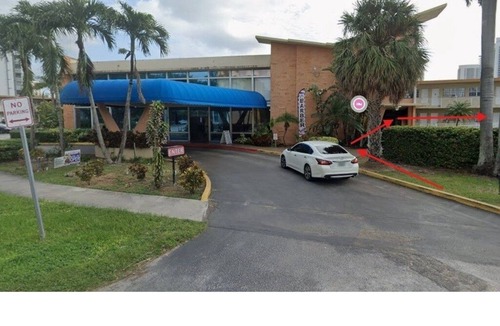 Hallandale Beach Condo | Lil Vacays 2 Queen Room Walk to Beach