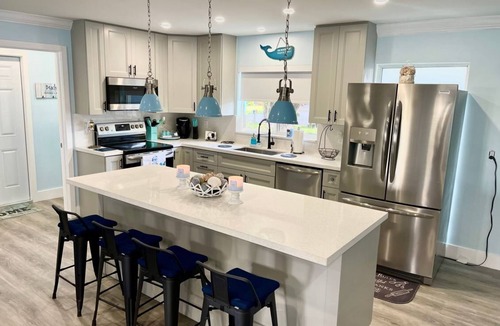 Caloosahatchee House | LILY'S BEACH HOUSE - POOL HOUSE WITH DIRECT RIVER ACCESS