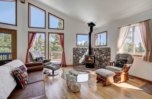 Valley of the Sun Ski Chalet | Limber Pine Lodge