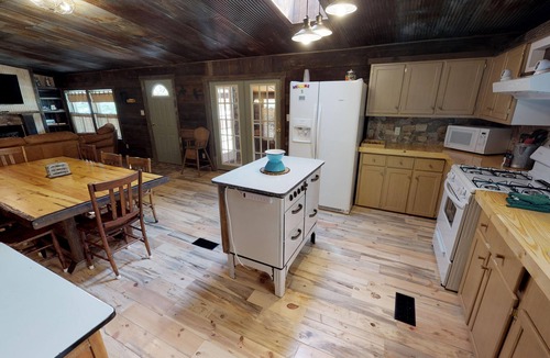 Red River Cabin | Line Shack on Tenderfoot Trail