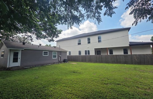 Central Arlington House | Little House by Cowboy Stadium