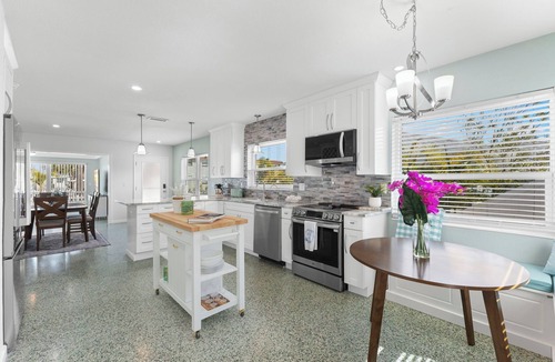 Pass-a-Grille House | Live in Sunshine; Swim in the Sea. . .