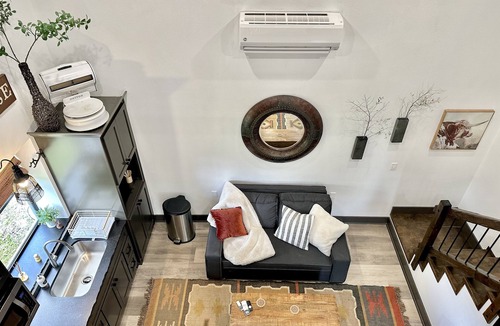 Lockesburg House | Lockesburg Loft 1 bed 1 bath