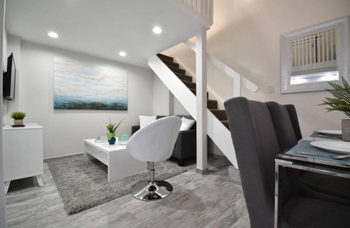 Hollywood Apartment | Loft wqueen loft beach steps