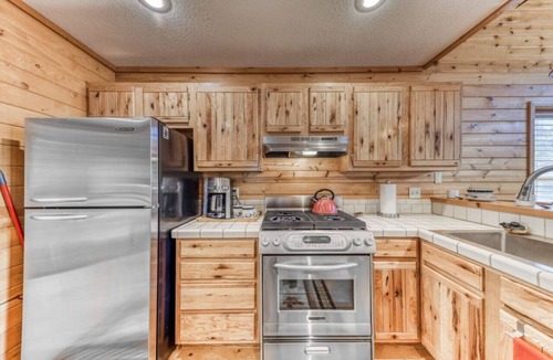 Ruidoso Cabin | Log Cabin Retreat - Covered Deck, Views & Wildlife