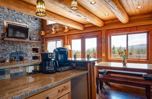 Fairplay Cabin | Log Cabin with Breathtaking Views, Dogs OK