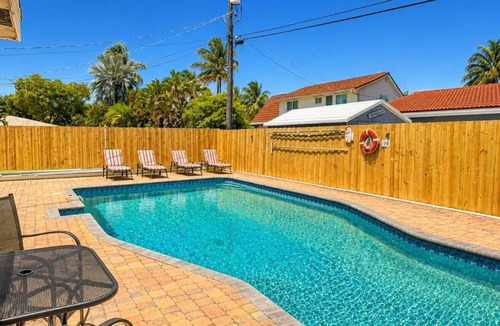 Pompano Beach Villa | Long Stay-5 BR/3 BA House- 4 Min to Beach with 45FT salt pool