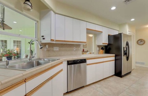Deep Creek House | Long-term discount! Spacious 3BR Home With Tropical Garden & Koi Pond in Lanai