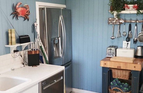Naples Park Cottage | Long term winter getaway for snowbirds/December till March. 3 months minimum