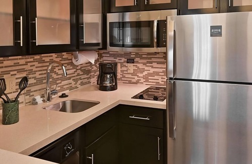 Plantation Apartment | Look No Further! 3 Spacious Suites w/Full Kitchen, Outdoor Pool, Free Breakfast