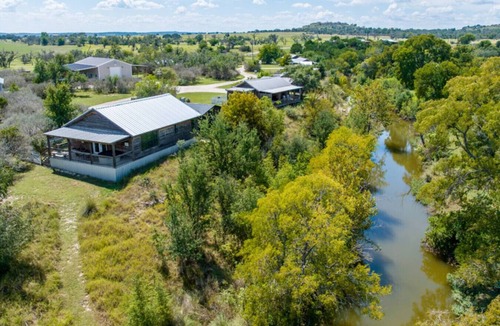 Fredericksburg Cabin | Love an adorable Cabin in Fredericksburg TX