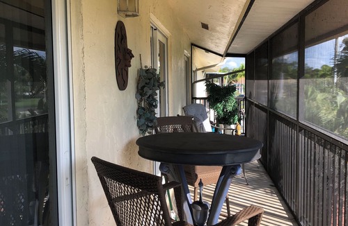 East Naples Condo | Lovely 2/2 bath condo on golf course where you can play 18 holes for $45!