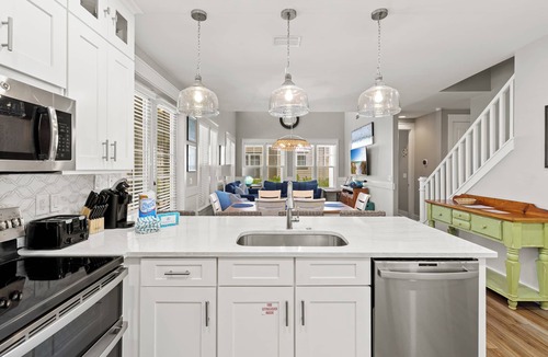 Laurel Grove House | Lovely Beach Cottage w/6-Seat GOLF CART! Pool, Beach Tram, Golf Course Views