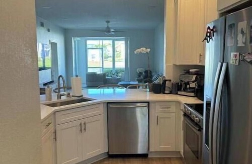Pelican Bay Condo | Lovely & relaxing summer condo with lake view-Pelican Bay