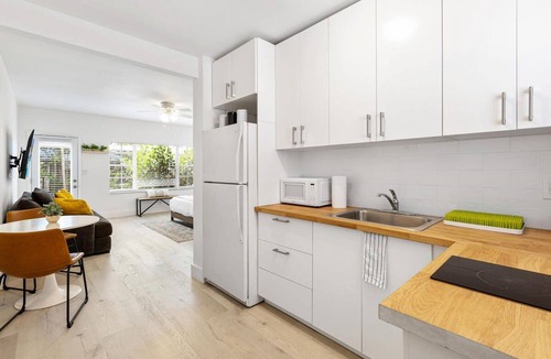 Victoria Park Apartment | Lovely Studio in the Heart of Victoria Park