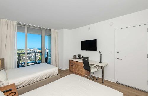 Hallandale Beach Hotel | Lovely Studio with Amazing Views