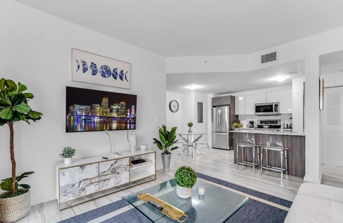 Midtown Apartment | Lovely Unit Mins from Wynwood with Free Parking