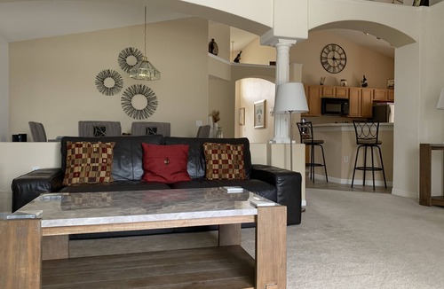Eagle Pointe South Villa | Lovely Villa, Sw Lakeside Position, Private Screened Pool, Games Room, Internet
