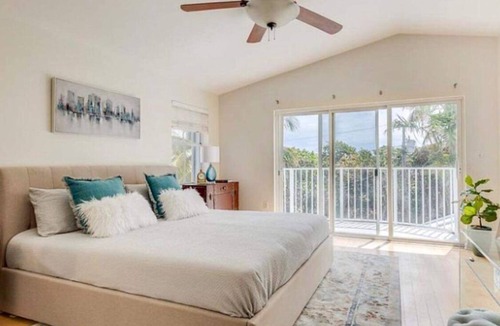 North Beach House | Lovely Winter Vacation Rental Steps to Beach and Broadwalk