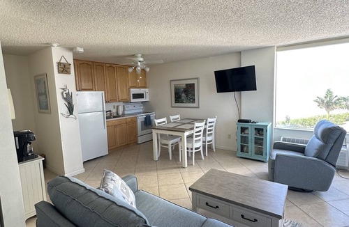 South Island Condo | Low rates! Beach Condo with amazing Gulf views! 5th floor overlooking the pool.