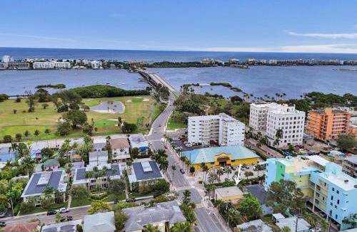 Lake Worth House | Lucerne Collection Private 4-Unit Building