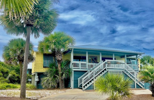 St. George Island Cottage | LuLu's Cottage on SGI: 4BR Cottage w/Pool + Beach Access on Saint George Island
