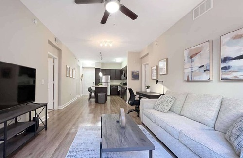 Carver City - Lincoln Gardens Apartment | Lush Courtyard Views Luxury Amenities in Westshore