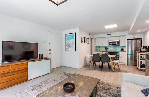 City Center Condo | Lux 2-Bedroom w/Parking – 6 Blocks from Lincoln Rd