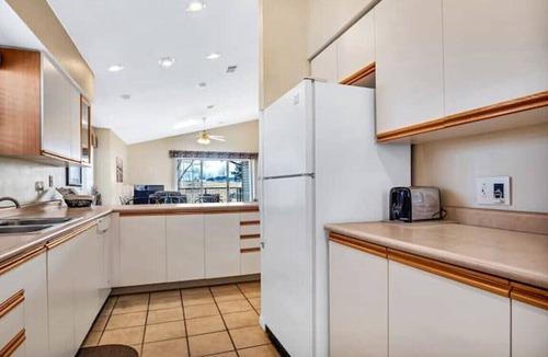 Branson Condo | Lux 2BR Condo w/Jacuzzi, fast Wifi, Clubhouse, Gym