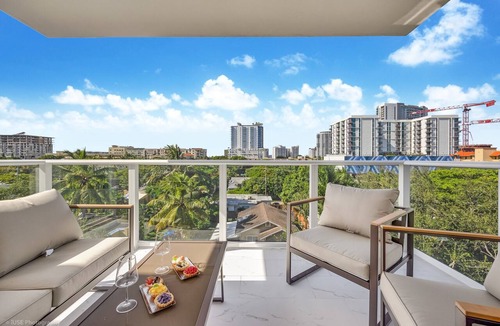 Downtown Hollywood Apartment | Lux 3BR City-View Retreat in Hollywood, 4th Floor