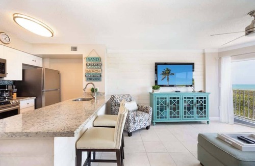 Tavernier Condo | Lux Suite Open Ocean Views- 2 Balconies+Pool & Bar