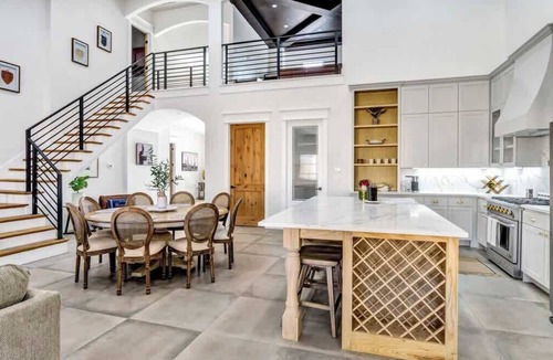 Central Arlington House | LUX | Walk to FIFA | AT&T Stadium | GlobeLife | GameRoom