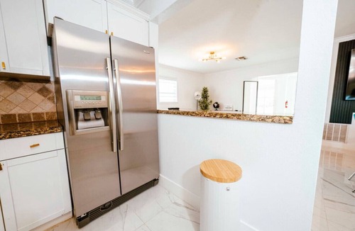 West Hollywood House | Luxe 4 BR Heated Pool | Hardrock | Stadium | Beach