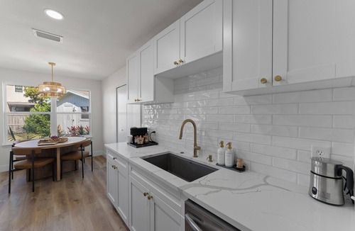 Arlington House | Luxe Amenities, Game Room, Near Mayo & Beaches