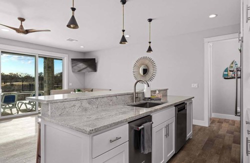 Kingsland House | Luxe Lake LBJ | Pool & Hot Tub, Perfect for Groups