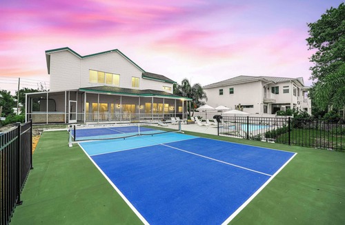 Sebring House | Luxe Lakefront w/Pool, Pickleball, & Private Dock