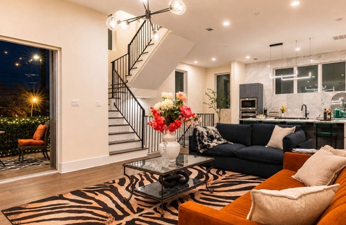 Washington Ave./ Memorial Park House | LUXE! Sleek 4-level Luxury·Rooftop·Garage·HTX