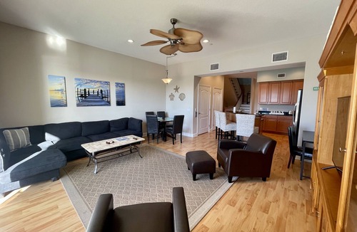 Clearwater Beach House | Luxe townhouse 2 blk walk to Clearwater Beach, Pier 60, Rooftop patio sunsets