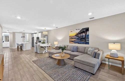 Naples Villa | Luxurious 2+ BR villa:highly sought after Naples Reserve for annual & seasonal